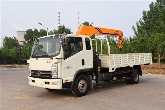 點擊查看詳細信息<br>標題：5噸凱馬隨車吊 閱讀次數：1215