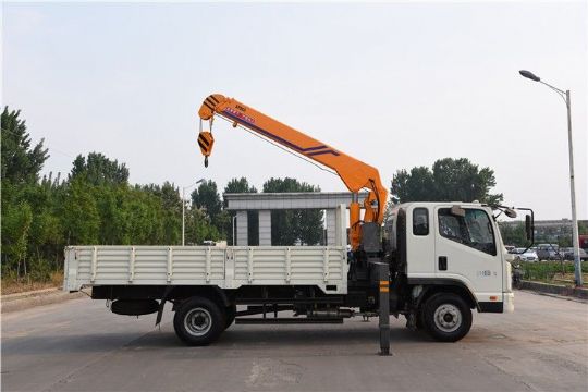 點擊查看詳細信息<br>標題：5噸凱馬隨車吊3節臂 閱讀次數：1320