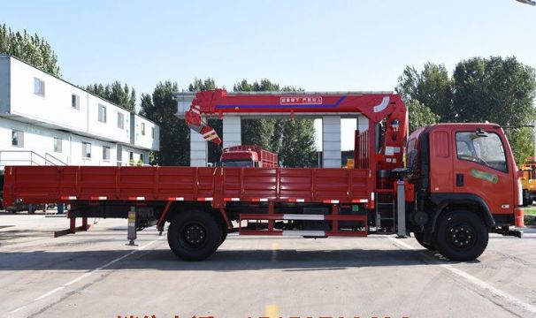 點擊查看詳細信息<br>標題：6.3噸東風160馬力隨車吊 閱讀次數：808