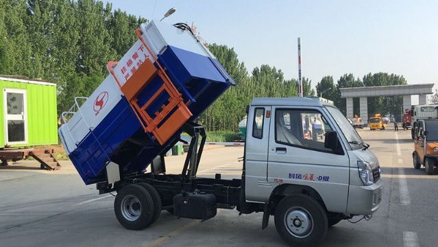 點擊查看詳細信息<br>標題：藍牌時風風菱垃圾車 閱讀次數：1218